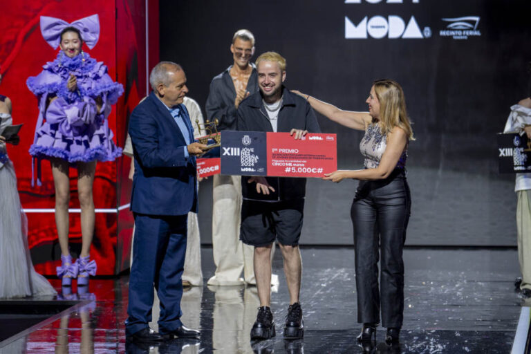 Tenerife Moda Young Designers Award: David Moss Collecting a Prize